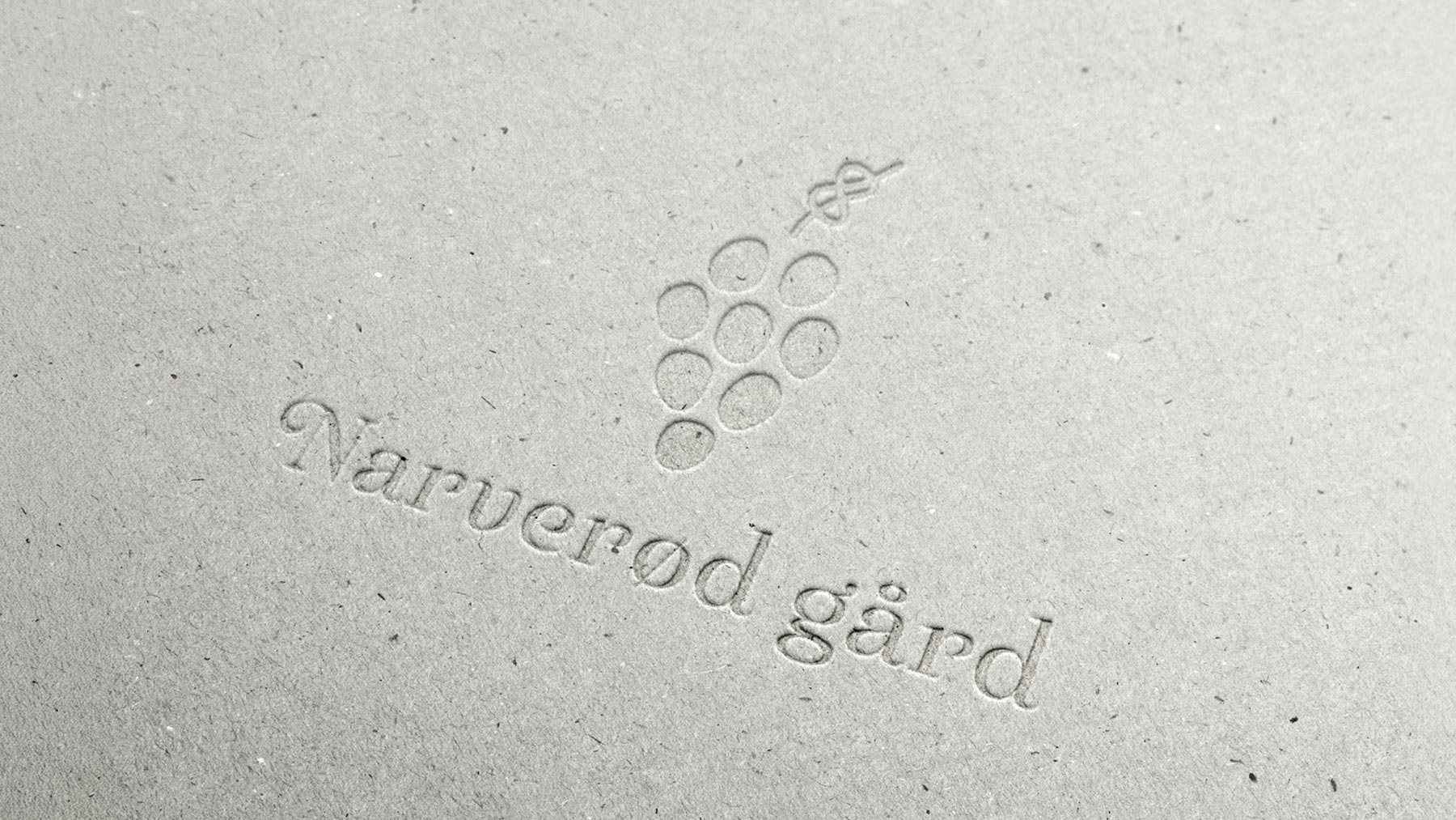 Narverod_gard_mockup_papirpreg